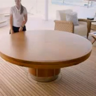 A table that worth $ 70,000