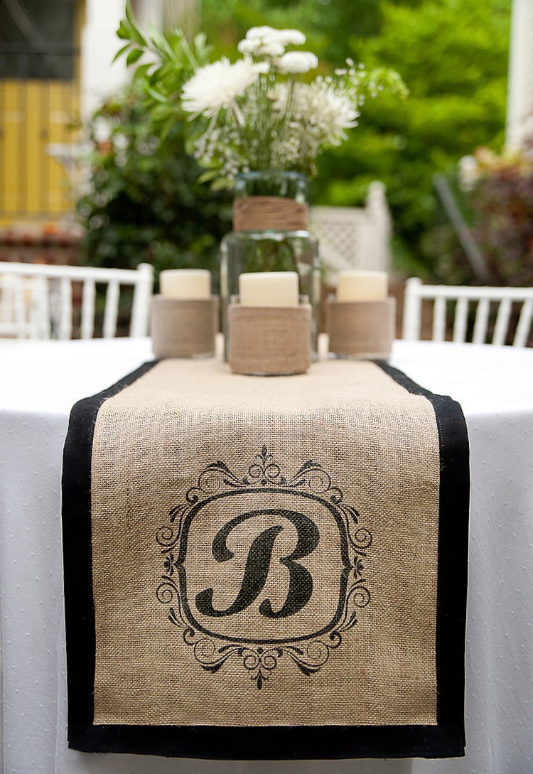 Burlap Table Runner - 23 inspiring ideas to enhance your home decor