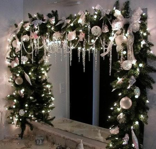 Window decorations for Christmas  beautiful discreet and great