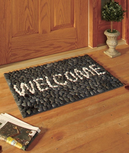 Cool DIY mats from pebbles