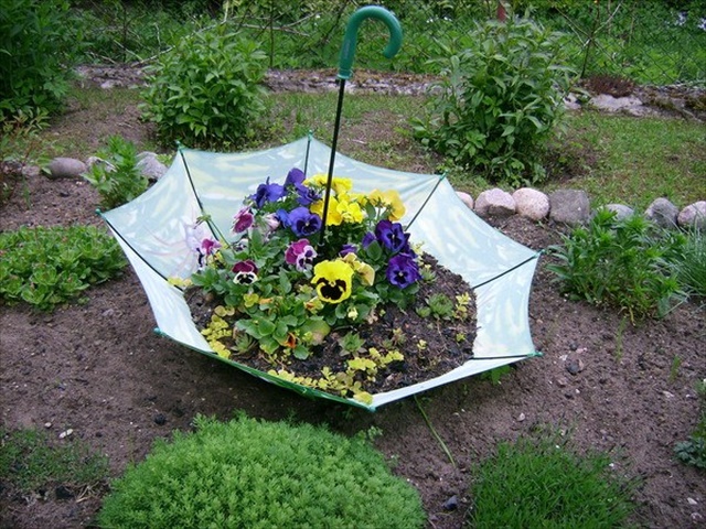Original DIY Planters Ideas for Backyards