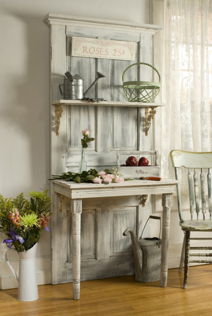Charming Storing and Decorating DIY Ideas in Vintage Style