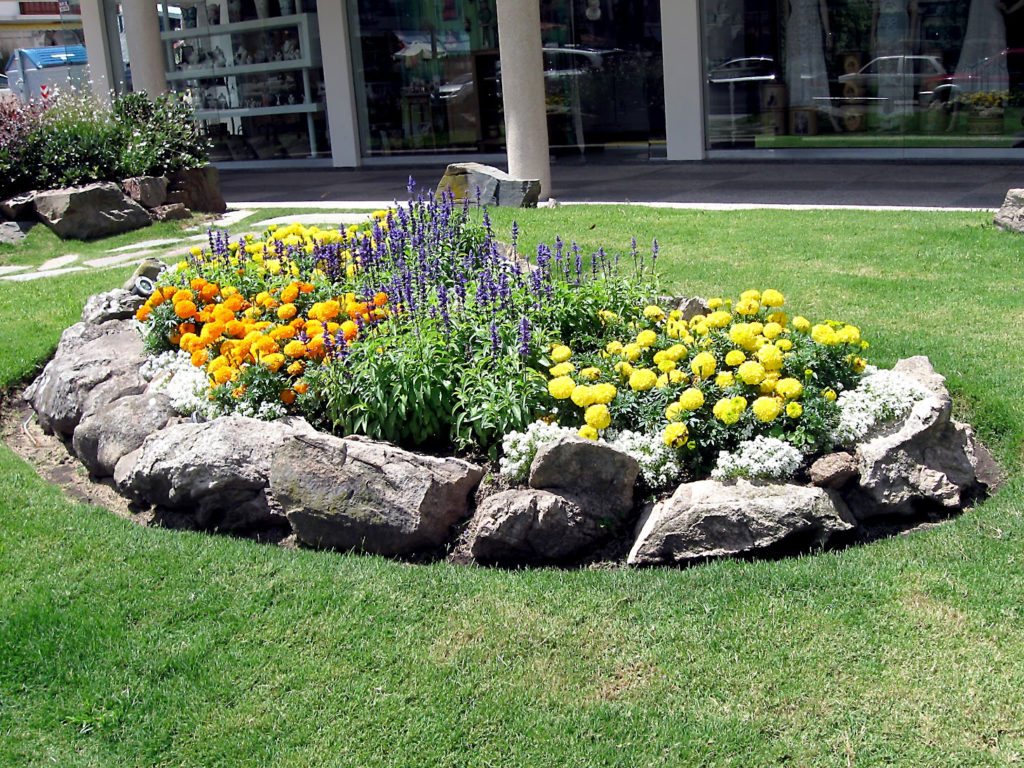 50 DIY Stone flower beds and rock gardens that will boost your garden