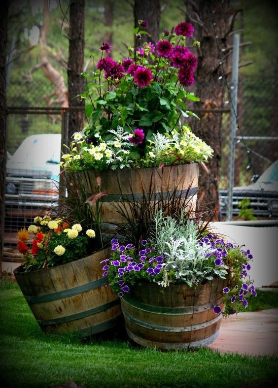 25 Clever DIY ideas to reuse old wine barrels in garden and yard ...