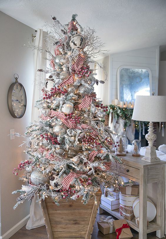 Amazing DIY Ideas For Nostalgic Vintage Christmas Trees | My Desired Home