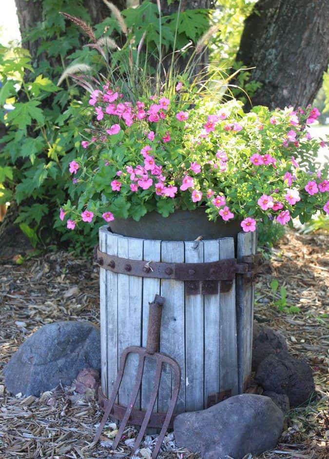 49 Super DIY low budget ideas for decorating your yard and garden