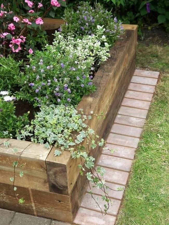 40+ Great and unusual DIY flower bed fences from the simplest materials
