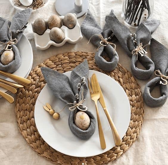 Spring inspiration for a festive table place setting in Easter style ...