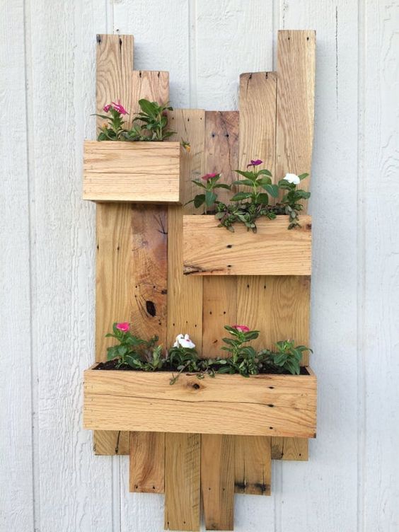 20 inspirations for DIY wooden wall pots that will take up almost no ...