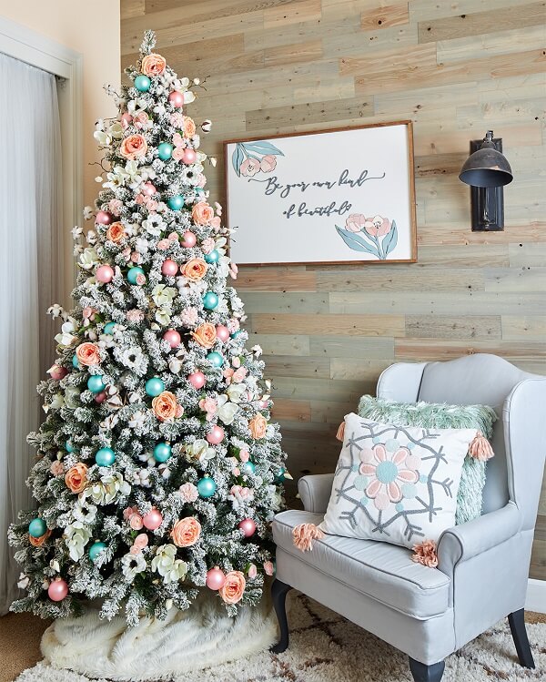 Decorating a Christmas Tree with Flowers: 40 Charming Ideas for Your ...