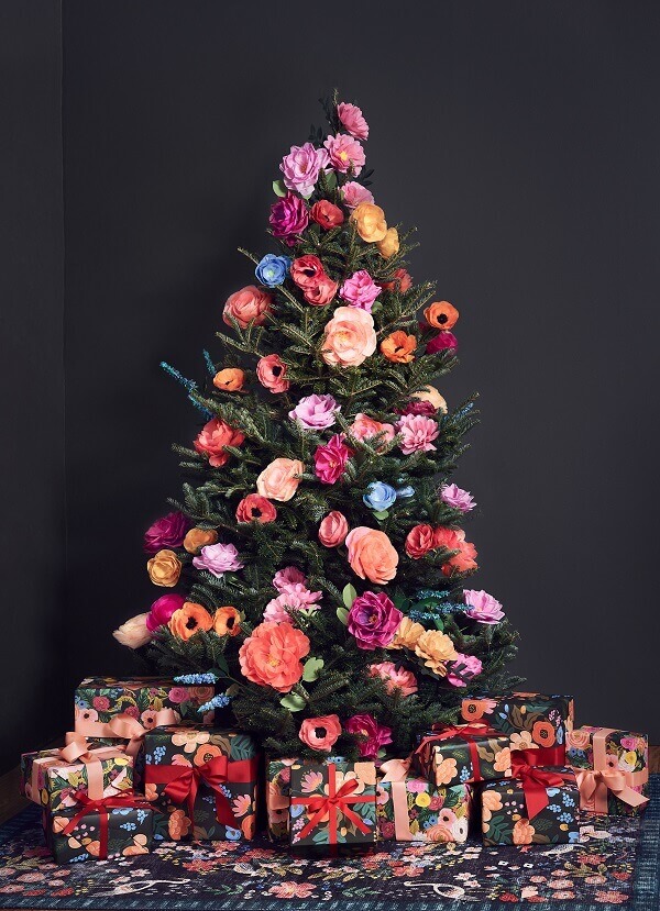 Decorating a Christmas Tree with Flowers: 40 Charming Ideas for Your ...