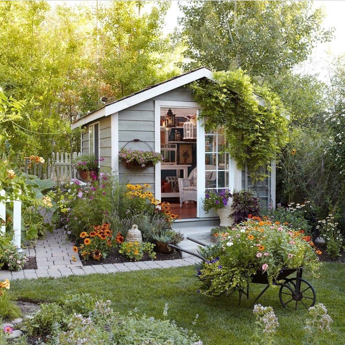 Small house in the garden - 32 amazing ideas for inspiration | My ...