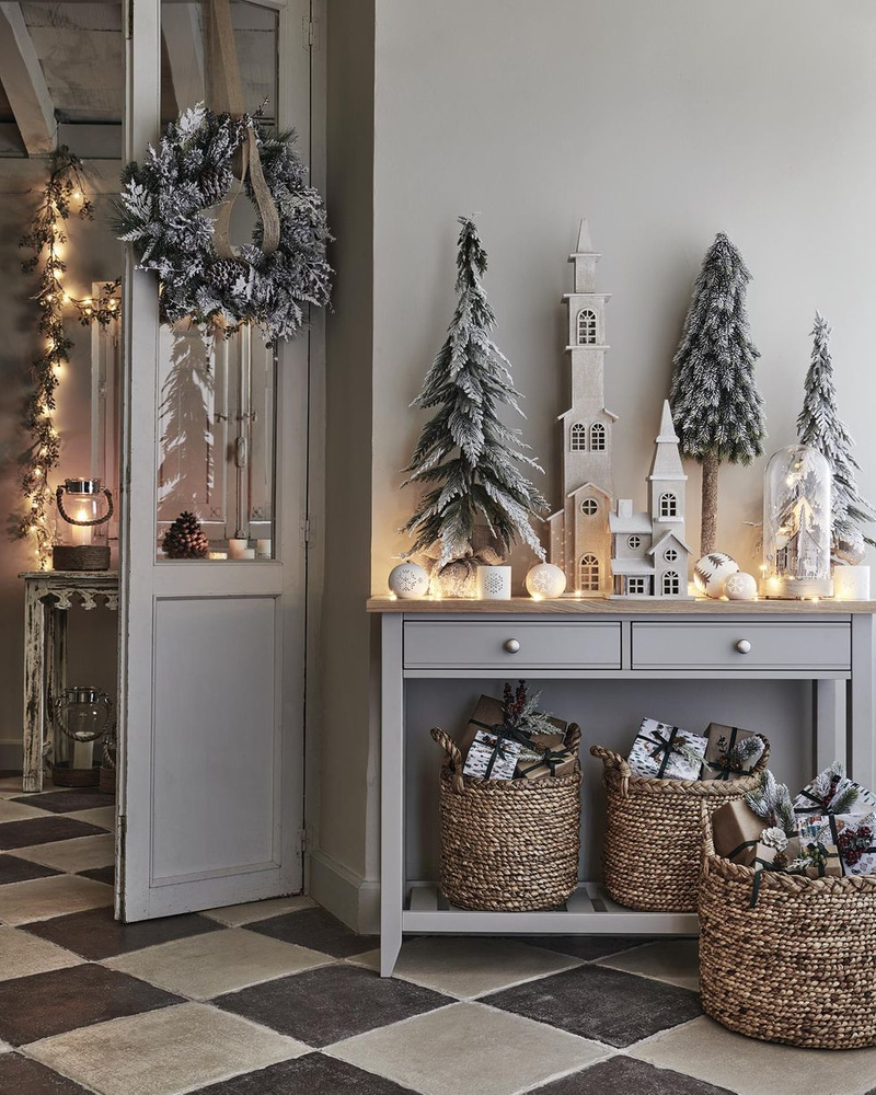 54 Beautiful Christmas Garland Ideas to Make Your Home Sparkle and