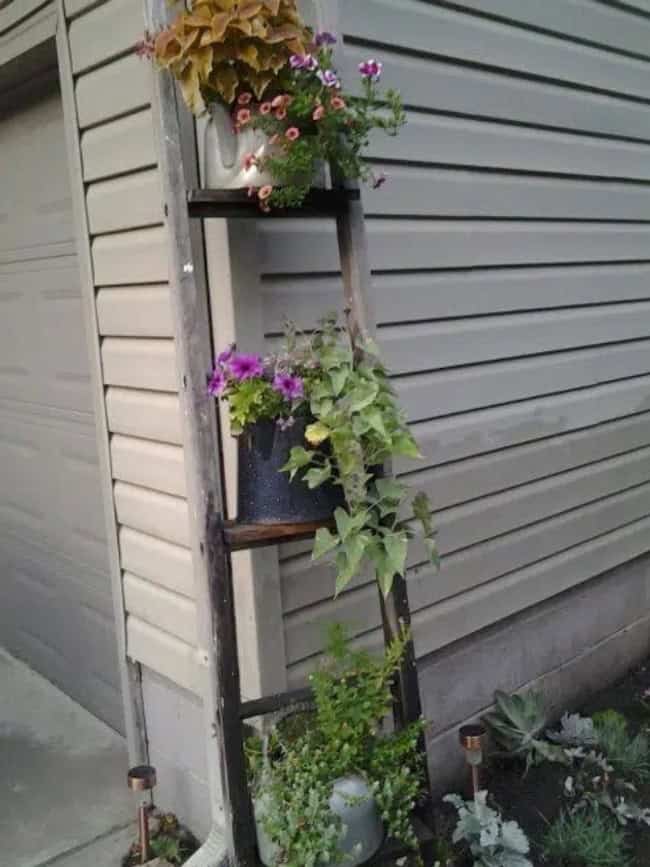 20 Amazing DIY ideas to turn an old wooden ladder into a beautiful ...