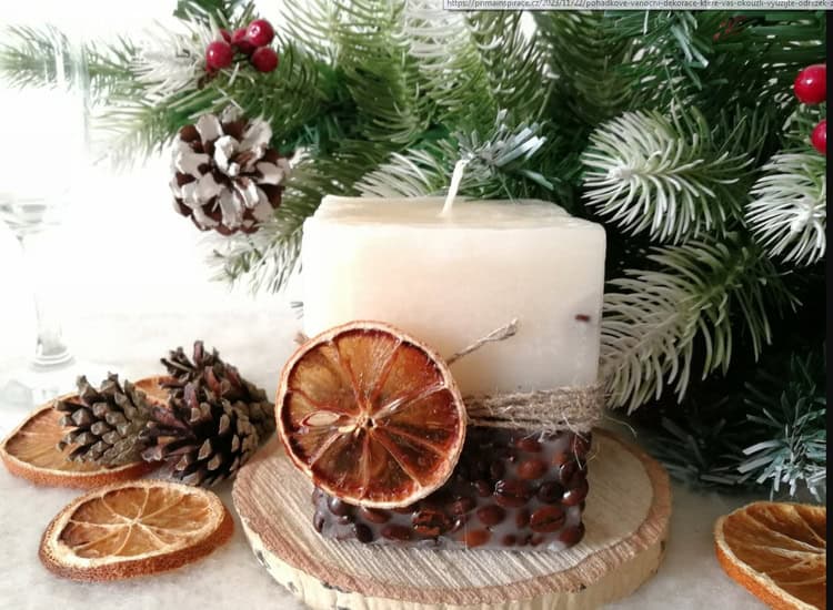 35 Enchanting Christmas Decorations with Log Slices That You Will love