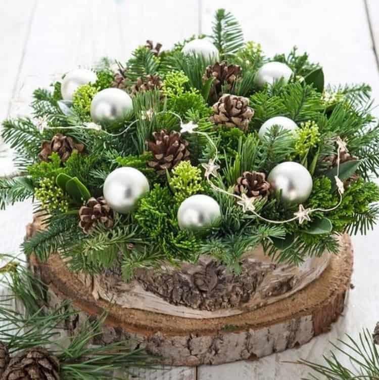 35 Enchanting Christmas Decorations with Log Slices That You Will love