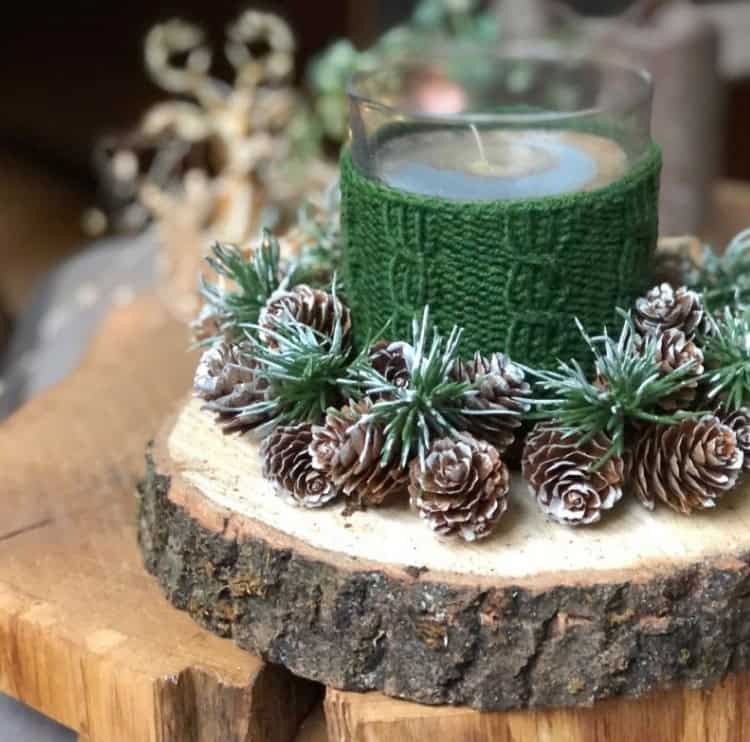 35 Enchanting Christmas Decorations with Log Slices That You Will love