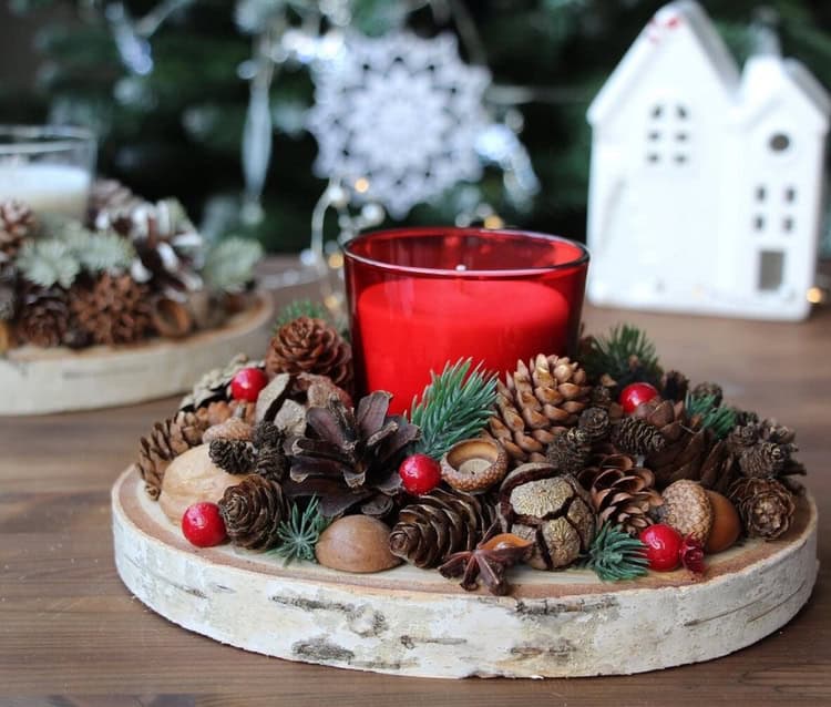 35 Enchanting Christmas Decorations with Log Slices That You Will love