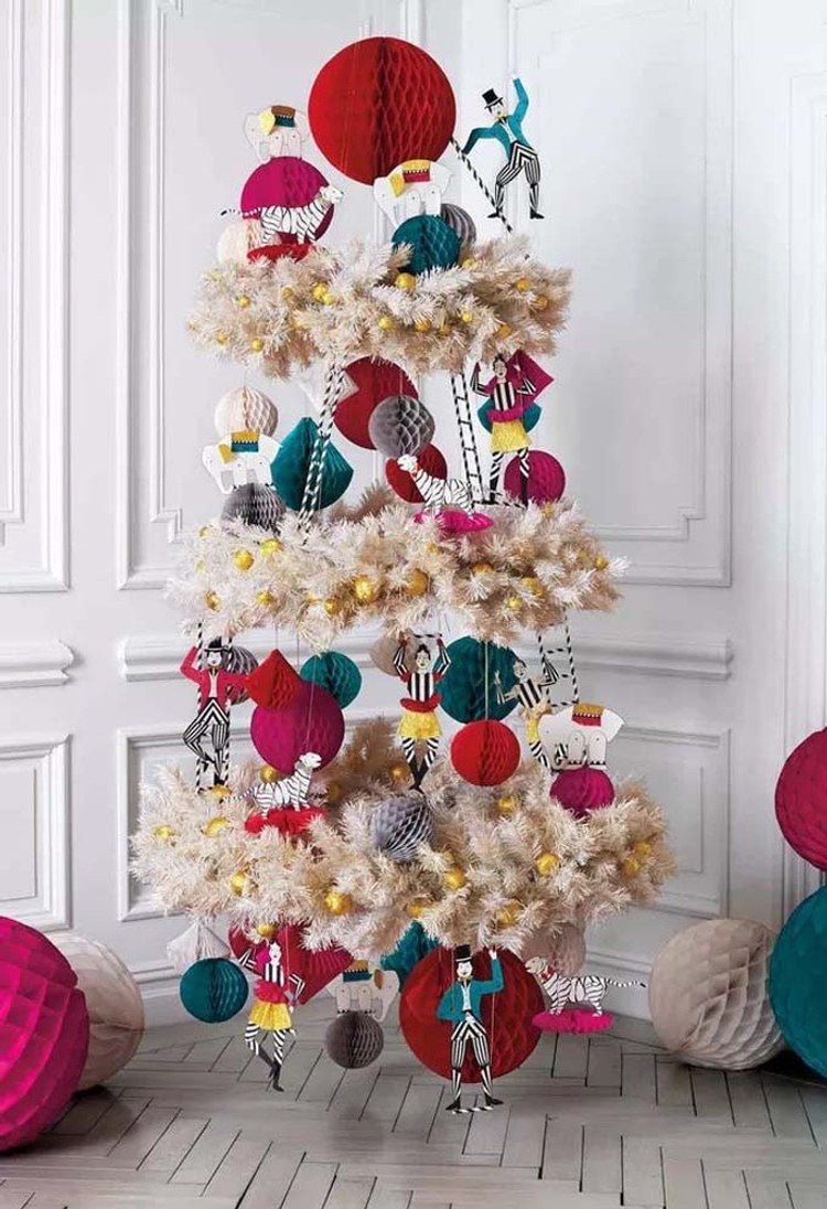 Hanging Ideas for Christmas Decorations: 62 Beautiful Inspirations