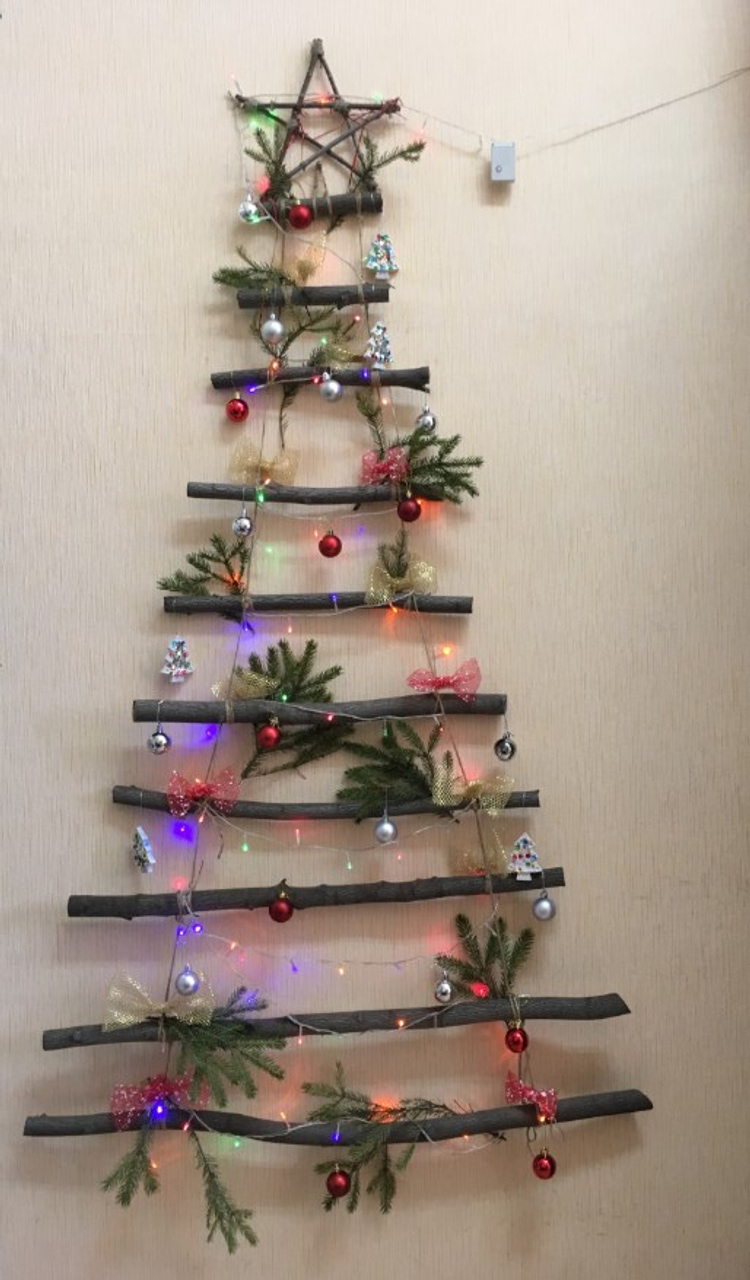 Hanging Ideas for Christmas Decorations: 62 Beautiful Inspirations