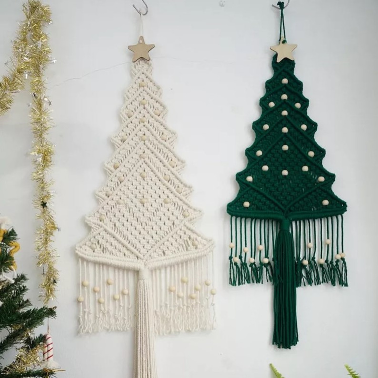 Hanging Ideas for Christmas Decorations: 62 Beautiful Inspirations