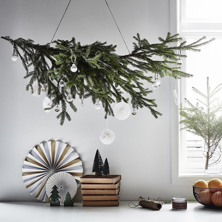 Hanging Ideas for Christmas Decorations: 62 Beautiful Inspirations