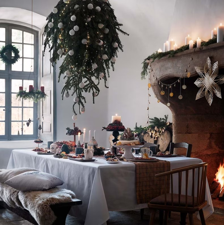 Hanging Ideas for Christmas Decorations: 62 Beautiful Inspirations