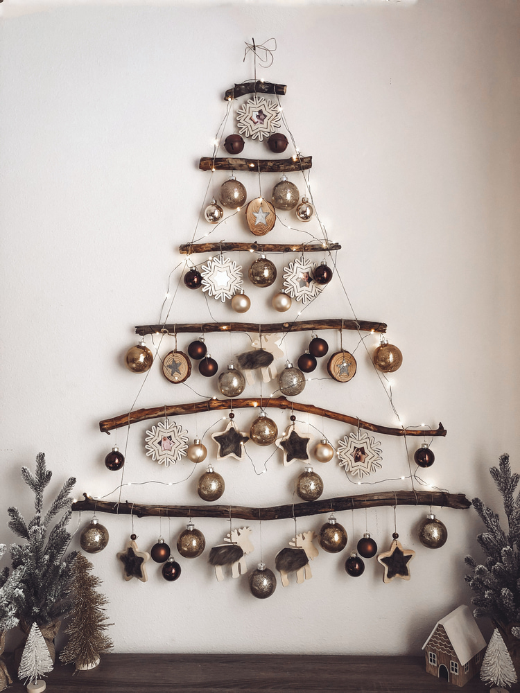 Hanging Ideas for Christmas Decorations: 62 Beautiful Inspirations