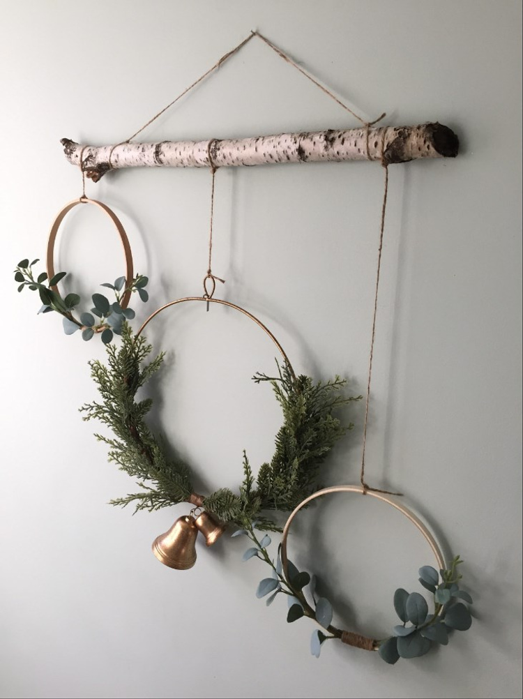 Hanging Ideas for Christmas Decorations: 62 Beautiful Inspirations