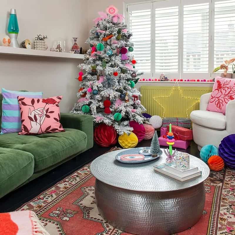 20 Tiny Living Room Christmas Decorating ideas | My desired home